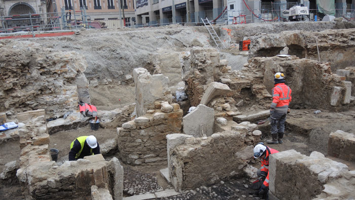 Caves des maisons attenantes au pont du Change, en cours de fouille